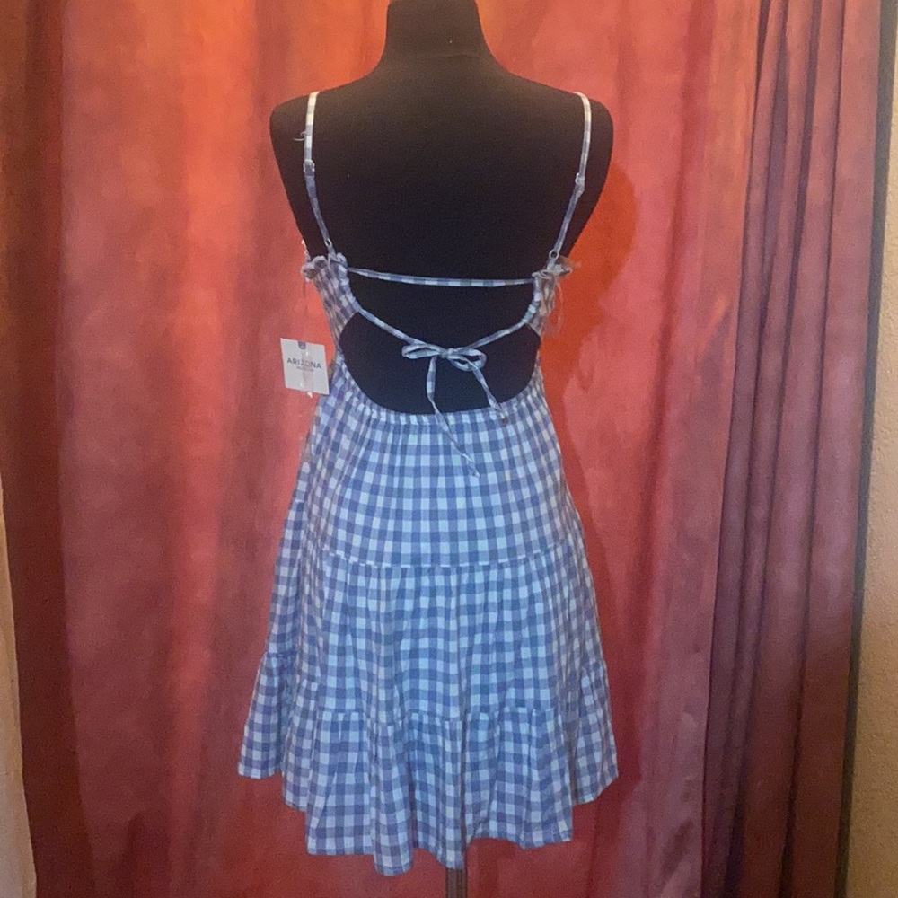 Dress - Picture 2 of 4